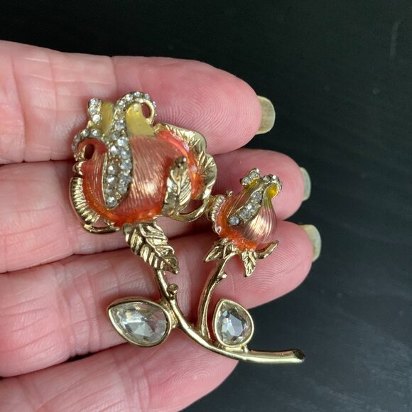 Napier Rose Bud Brooch - Picture 2 of 6